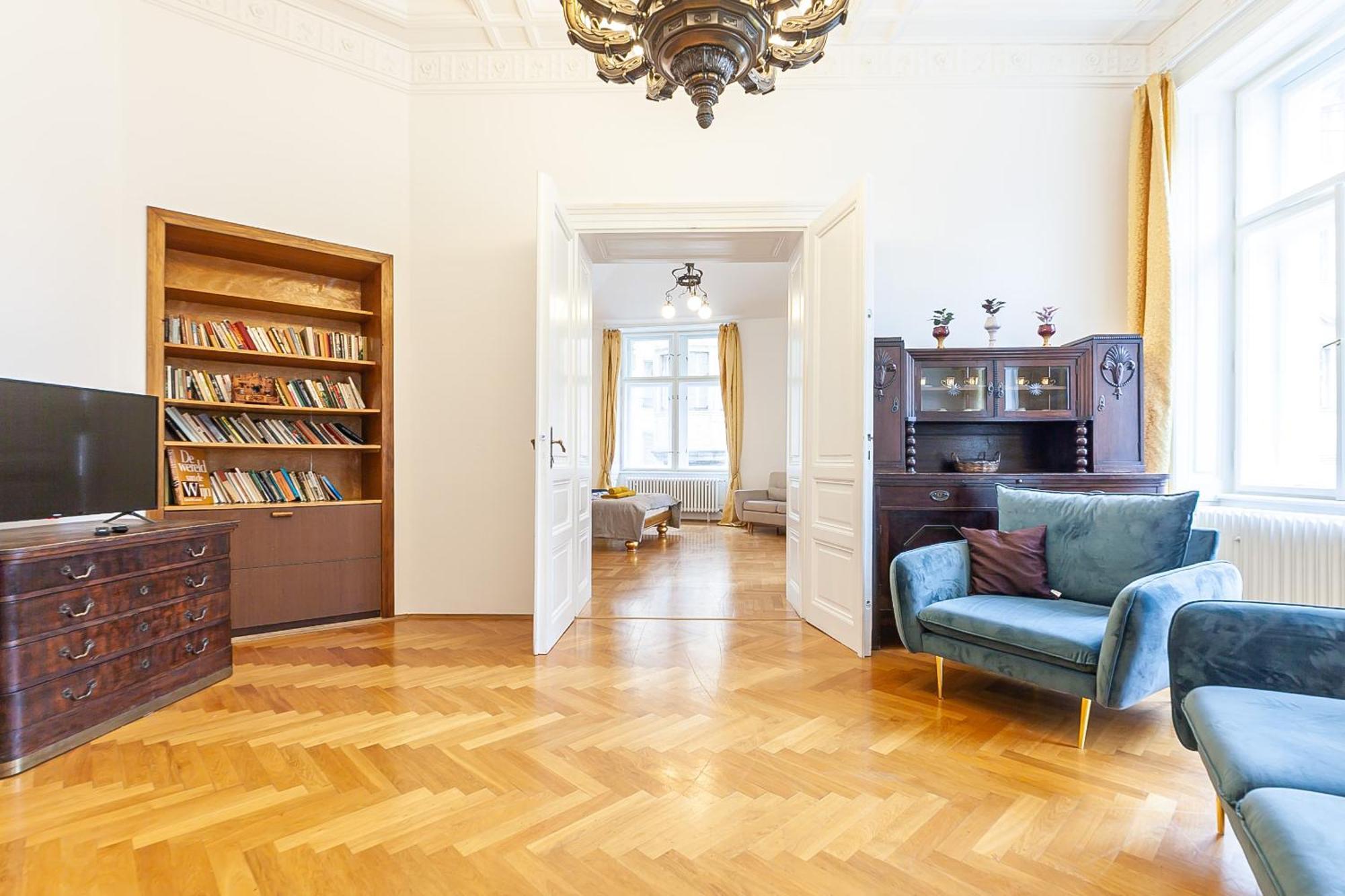 Royal Apartment By Charles Bridge View Of Saint Nicholas Church Prag Exteriör bild