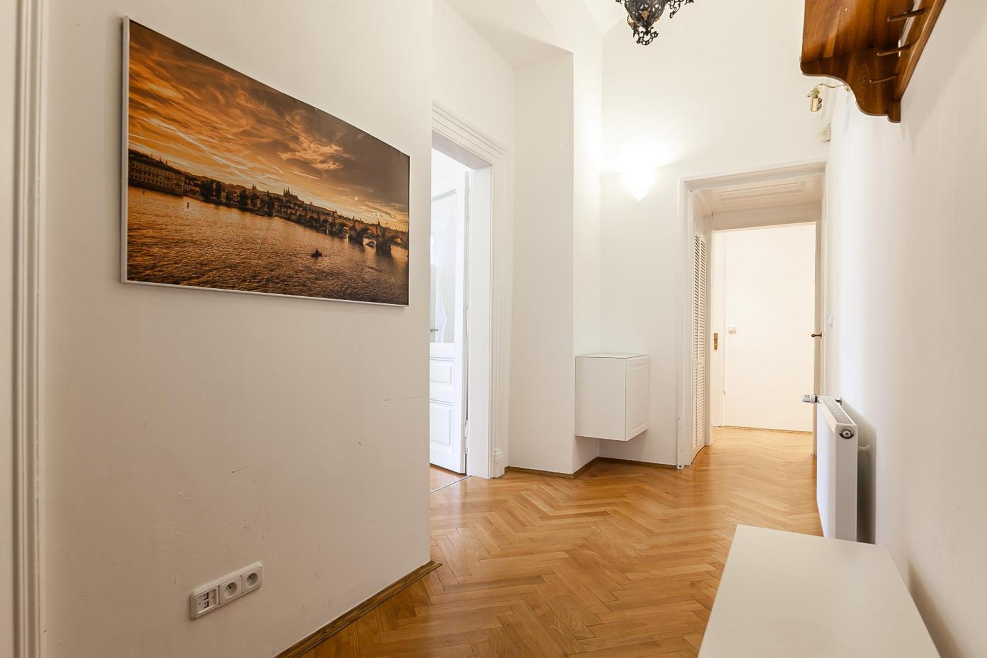 Royal Apartment By Charles Bridge View Of Saint Nicholas Church Prag Exteriör bild